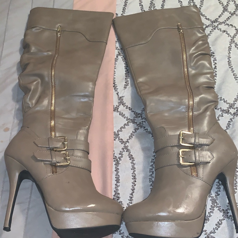 Boots - Picture 2 of 3